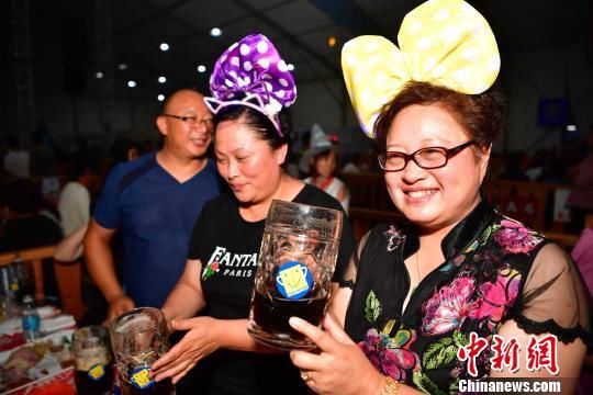 慕尼黑啤酒节再访昆明 搭起中德民族文化交流平台