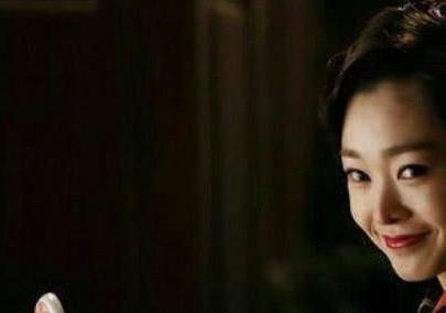 宋佳、陈数穿旗袍韵味十足，身材完美，47岁的她反而更少女！