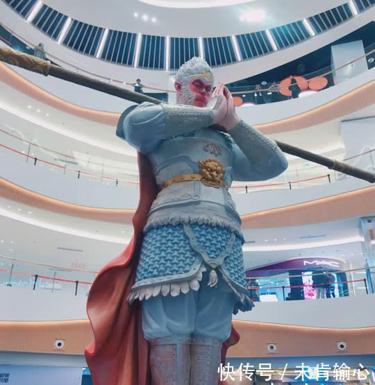 西安又火了，这次是因为一座网红雕像，但网友说形象不符应该拆掉