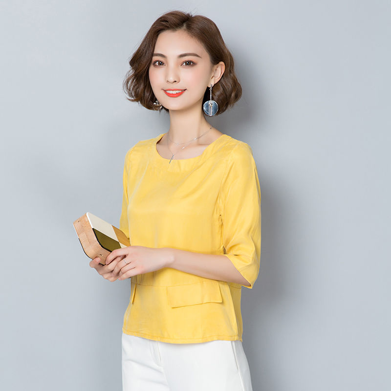 今年最流行的几款t恤，时髦好看洋气百搭，轻松打造精致女神范儿