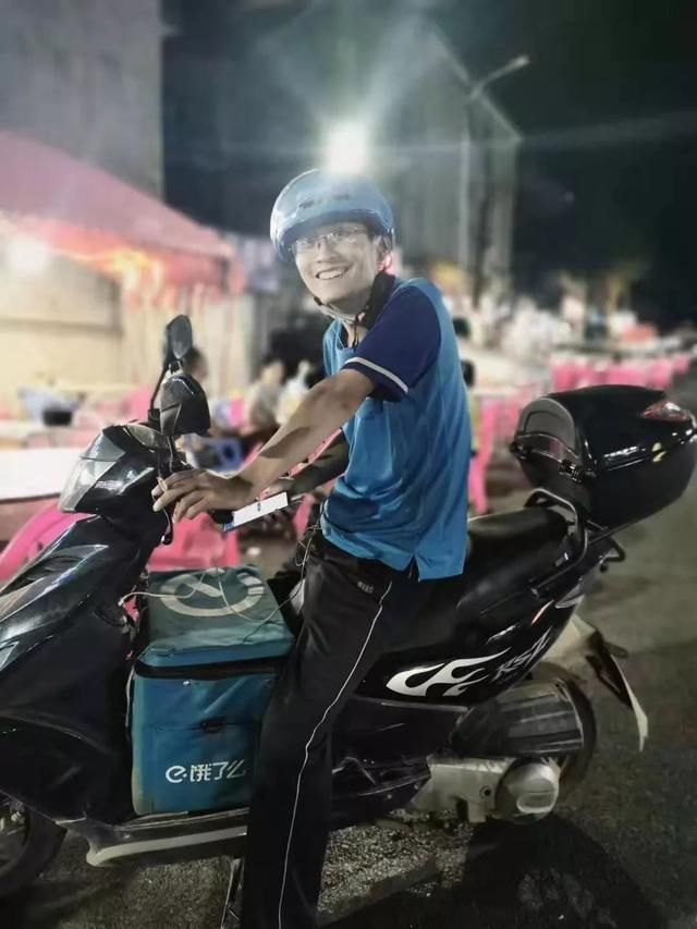  赵彬：看完这个外卖小哥的朋友圈，我惊了