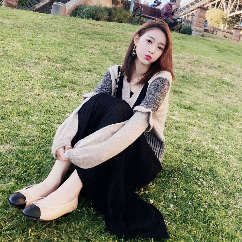 刚入秋，还不至于穿毛衣!现流行的“洋气套装”，保暖超美嫩