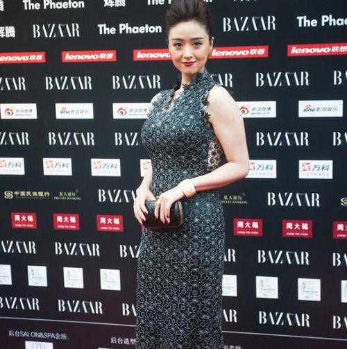 蒋欣的胖已经不算什么了,发型才是亮点,网友:发型师可以换了