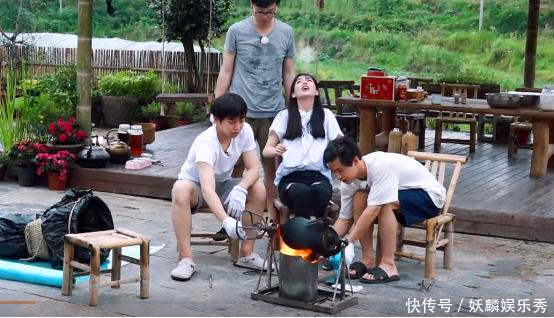 《向往2》baby假吃证明被冤枉，可这坐车无安全常识怎么解释