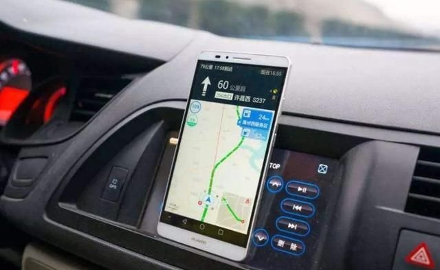 [车载导航]为什么很多司机开车时喜欢用手机导航，而不是车载导