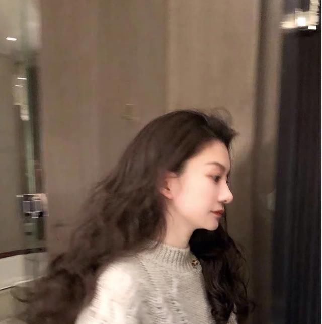  「修颜」男生韩式中分发型怎么弄很简单的 梳中分男发要么复古要么修颜