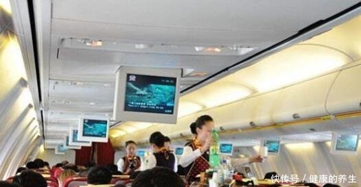 世界上最“辛苦”的航班，飞行时长达18个小时，乘客坐到腿麻