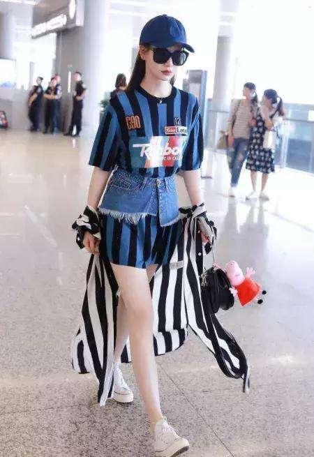 戚薇和董洁太拼了，为显腰型身上系块布，女王淑女差距不是一般的