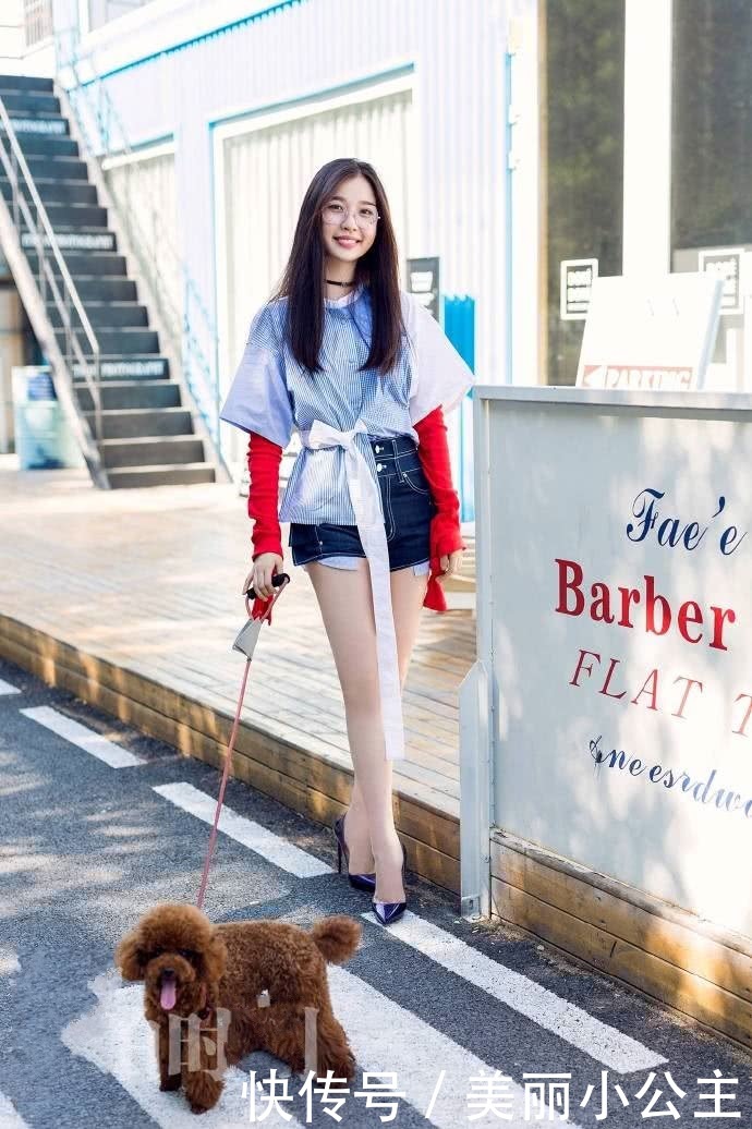 虞书欣为秀腿真拼，短裤短到坐着都尴尬，网友：不过腿确实是美！