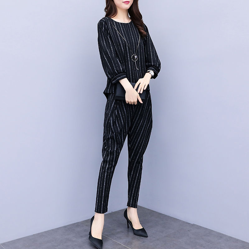 是跟短裤说拜拜时候了,今秋流行这种秋装,45岁妈妈穿上美爆了