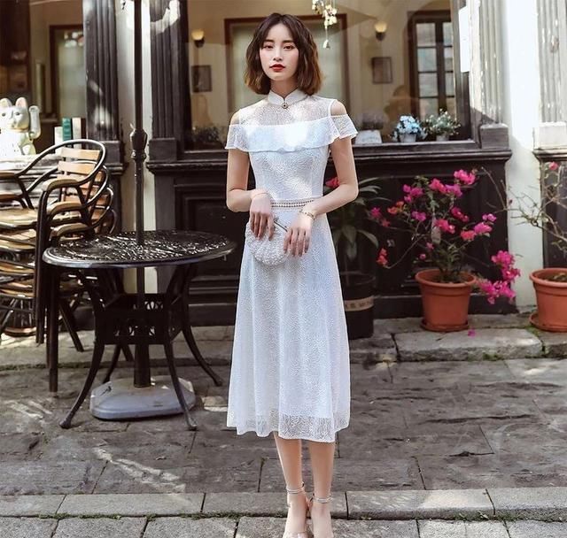  『感觉』都说穿蕾丝有女人味，为啥你却穿出其它感觉，问题多半出在搭配上