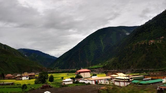 自驾川藏线色达到新龙县,路遇各种意外影响行程,有惊无险小确幸