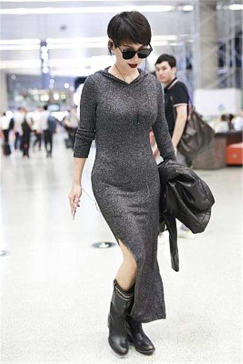 宁静穿修身灰色毛衣展现完美身材, 蚂蚁腰, 蜜桃臀通通拿下!