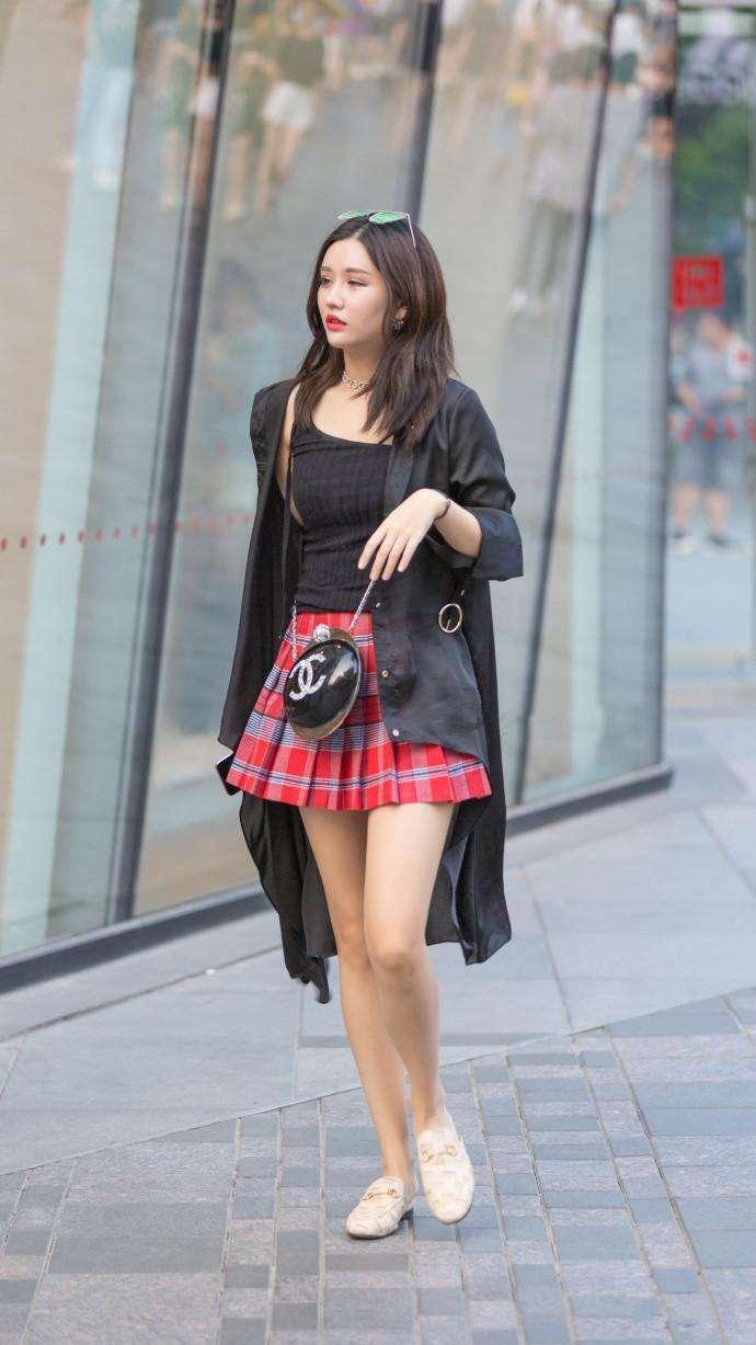 北京街拍：大城市就是好，到处都能偶遇时尚可爱性感的小姐姐！