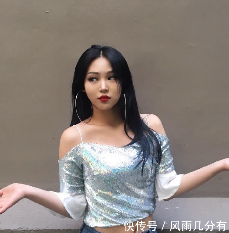  [俊美]街拍：长相俊美的小美女，魅力十足，很是养眼