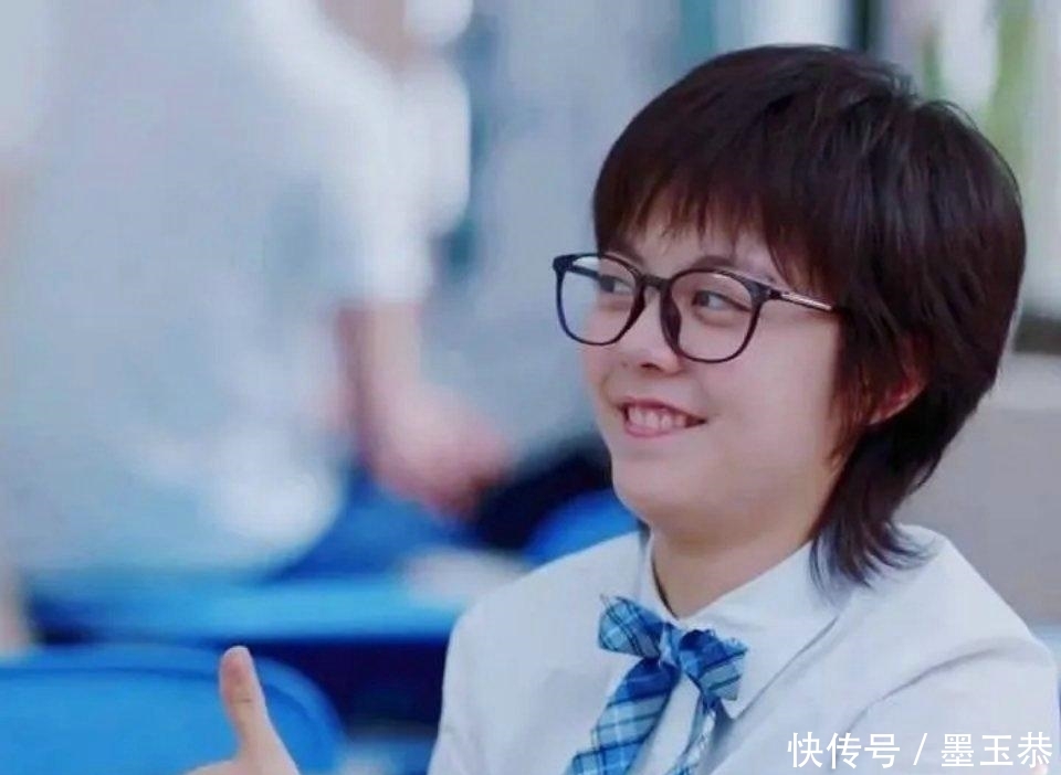 「自带」赵今麦全素颜参加二中校庆,自带清纯感,是装不出来的