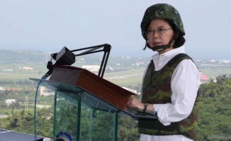  #武器#蔡当局非逼大陆动手？学者：蔡英文鼓动岛内“反中”情绪