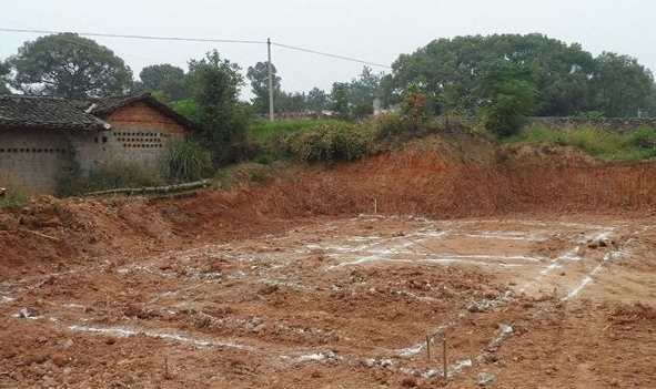  举措@宅基地政策立新规，3点举措破“一户多宅”难题，农民静待