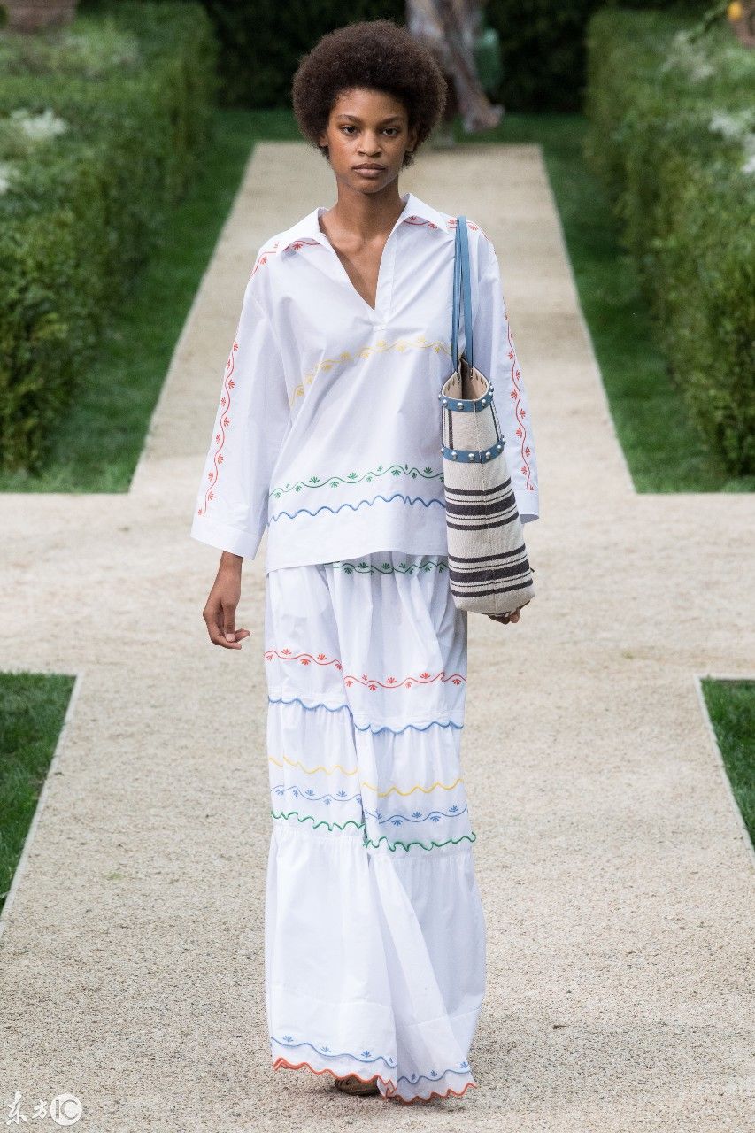 Tory burch2019春夏大秀度假风满满，看完想来次说走就走的旅行!