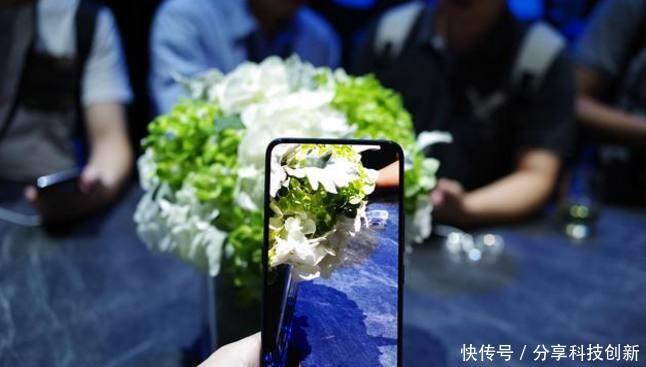 小米8探索版 PK vivoNEX,谁科技含量高!