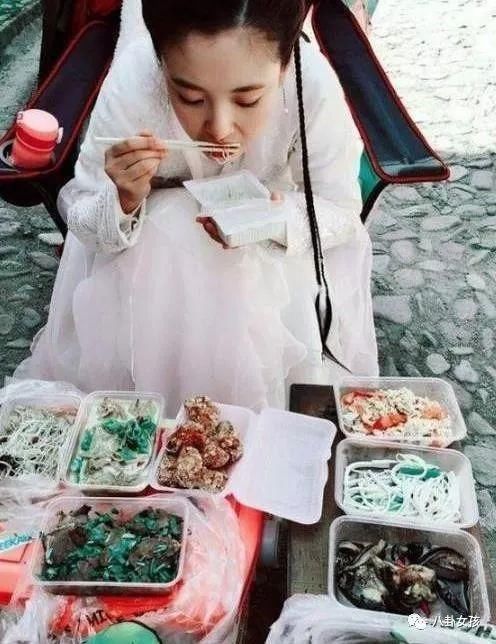  『伙食』明星片场吃饭有多铺张? 傻狍子鹿晗只吃素，江疏影六道菜被批浪费