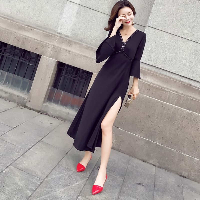 只需要这样的裙装稍稍修饰你的身材，就能让你美的国色天香