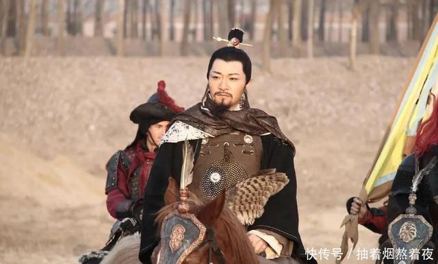 『梁山好汉』卢俊义没啥本事,并且上梁山也很晚,为什么有资格坐第二把交椅!