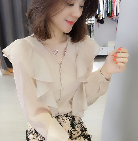 若不是天生丽质，就要好好打扮，正流行的欧货温柔衫，谁穿谁美嫩
