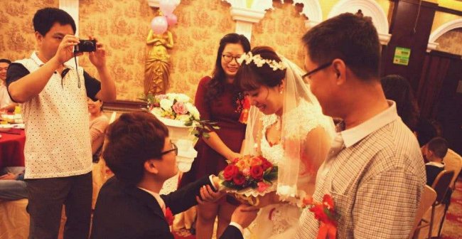  【娘家】农村出嫁的女儿，户口还在娘家，是否可以在娘家分土地