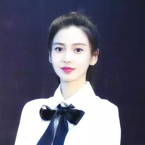 女生穿衬衫塞不塞裤子？别纠结，看看马伊琍，杨颖为你正确示范