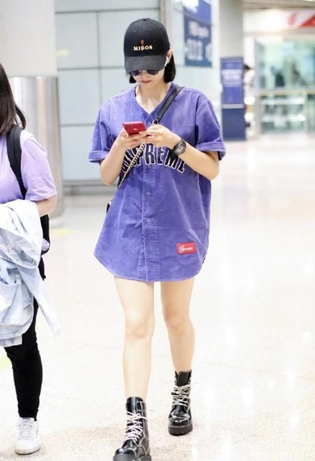 赵雅芝贼会穿，分分钟美回三十岁，玩起“下衣失踪”一点不输杨幂