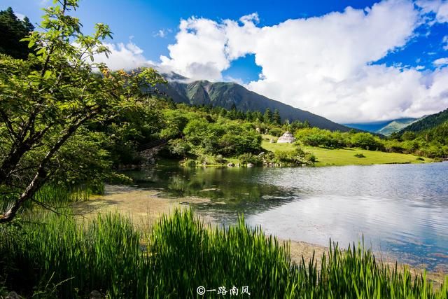 距离成都4.5小时有个小九寨沟，美似天堂，很多游客不知道