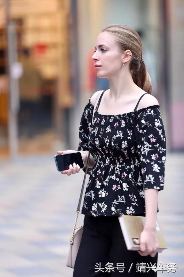 世界杯北京三里屯：夏日一小时街拍，各种美女在这会出现