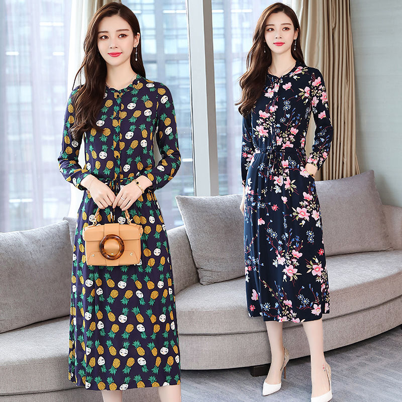 40多岁的女人丢掉妈妈装!现在流行这几款秋裙，美的一愣一愣的