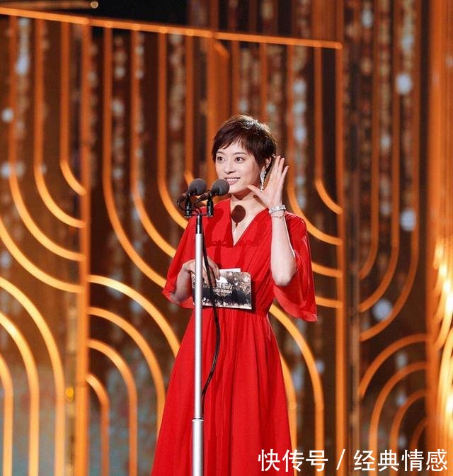 35岁孙俪与33岁佟丽娅，同穿大红裙出席活动，差别有点大！