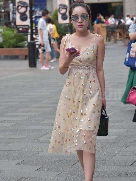 街拍: 逛街的小姐姐, 个个都是时尚达人!