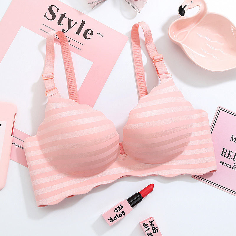 美死了!现在的文胸越来越“坏”，一款比一款性感妩媚