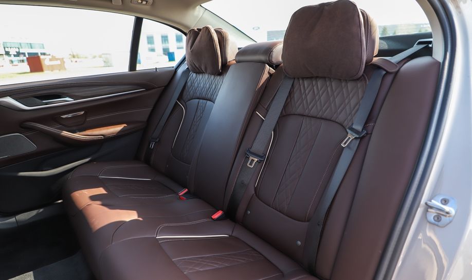 Le:送绿牌免购置税还有补贴? 试驾53.69万的宝马530Le 里程升级版