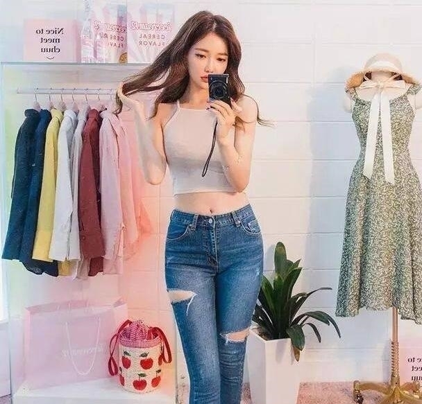  气质|身材匀称的高跟鞋美女，尽显性感女人迷人气息！