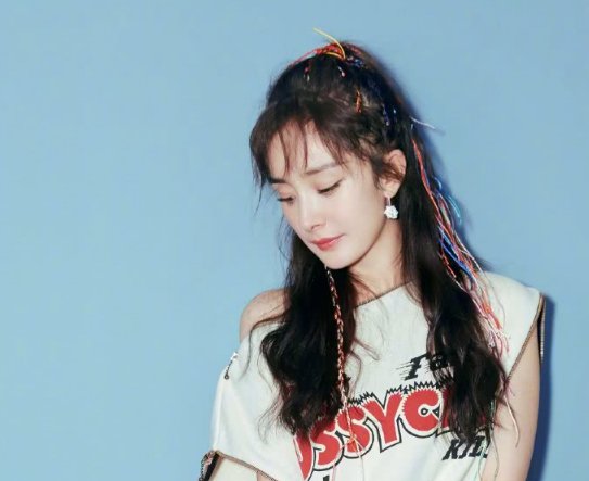 有一种鞋叫杨幂的高跟鞋，看着很简单，却不是谁都能驾驭