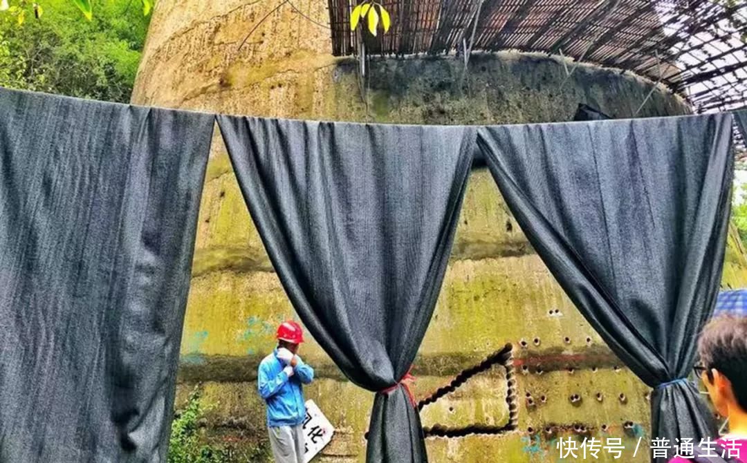  「竖立」安徽第一座跨江输电塔爆破拆除，竖立江边60年，高达113