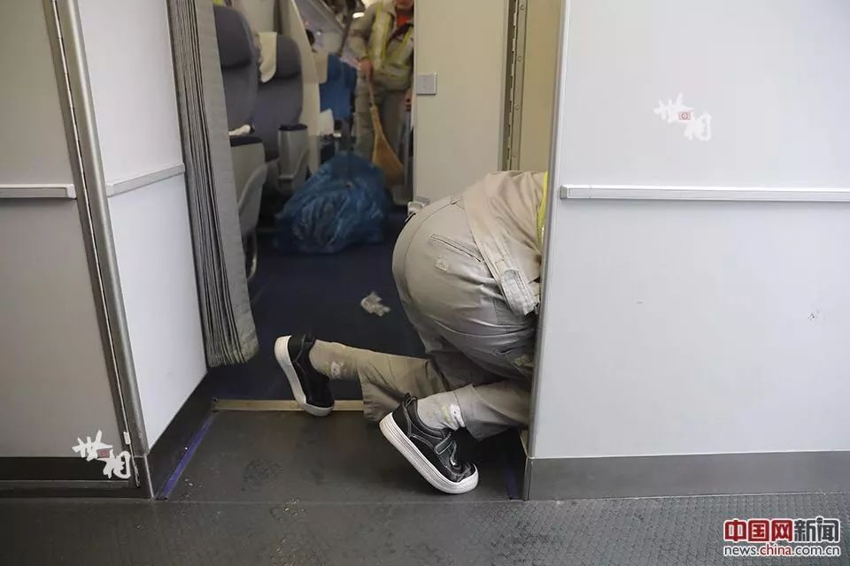 世相 | 一年收获680余次表扬的客舱美容师,自