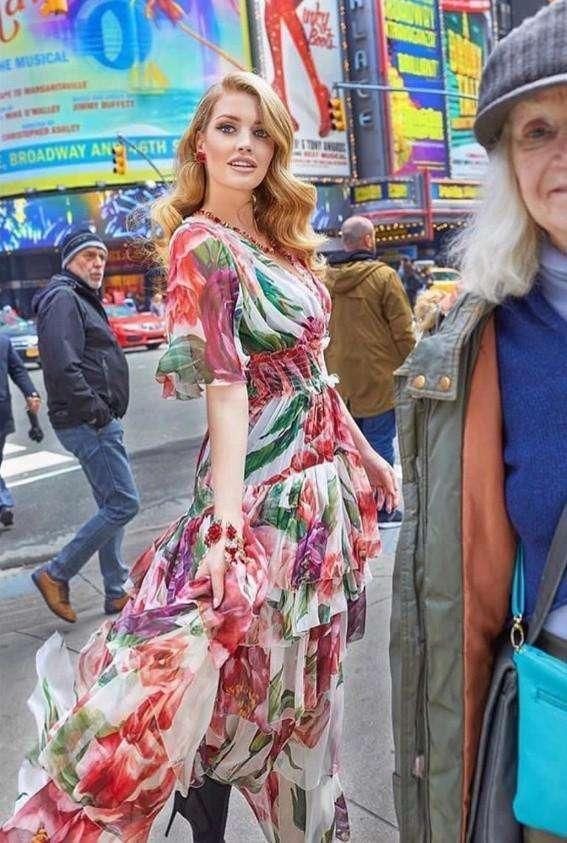 戴安娜王妃的侄女太惊艳, 魅力真的无法挡