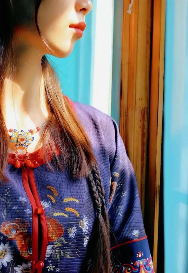 最适合发呆、晒太阳、撸猫的日子，大约在冬季