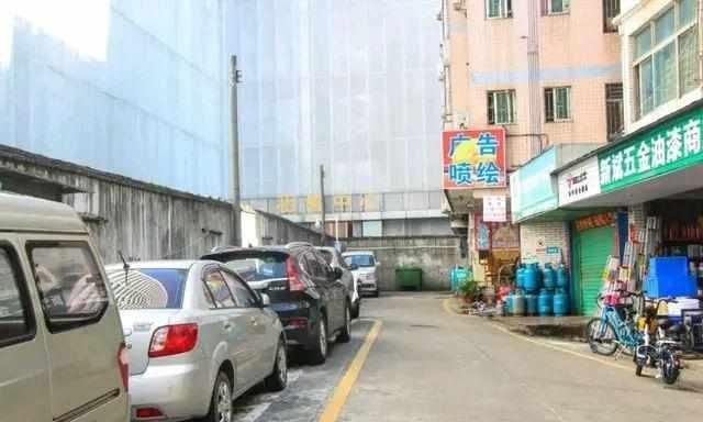  「房租」深圳岗厦村租客搬家，房东：安心租下去吧！今年不涨租了