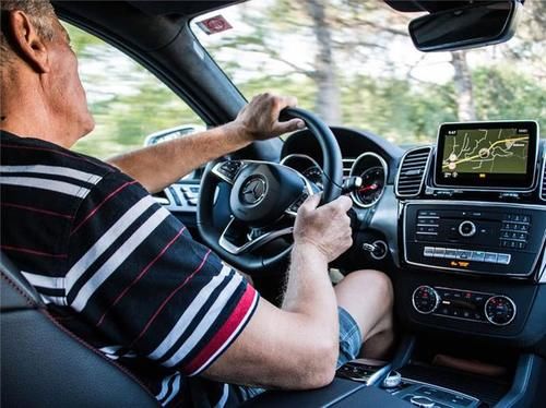  「高速」要想在高速公路上把车开好，这3点要记牢，特别是新手司