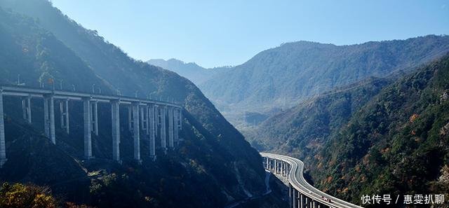 世界最难建的三条路全部在中国, 全程建桥挖隧道, 一路壮观美景