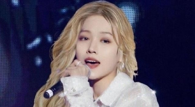 「太酷」刘雨昕太酷不适合初C位?当见到她的长发模样后,这下彻底服气了