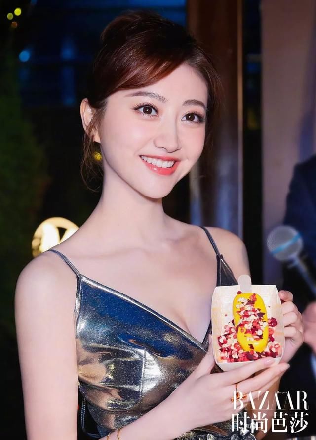 吴宣仪“牙龈笑”好甜！关于美牙你还得知道这些！