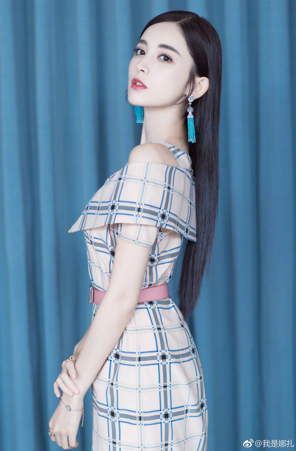 高圆圆剪完清凉妹妹头一秒回十八